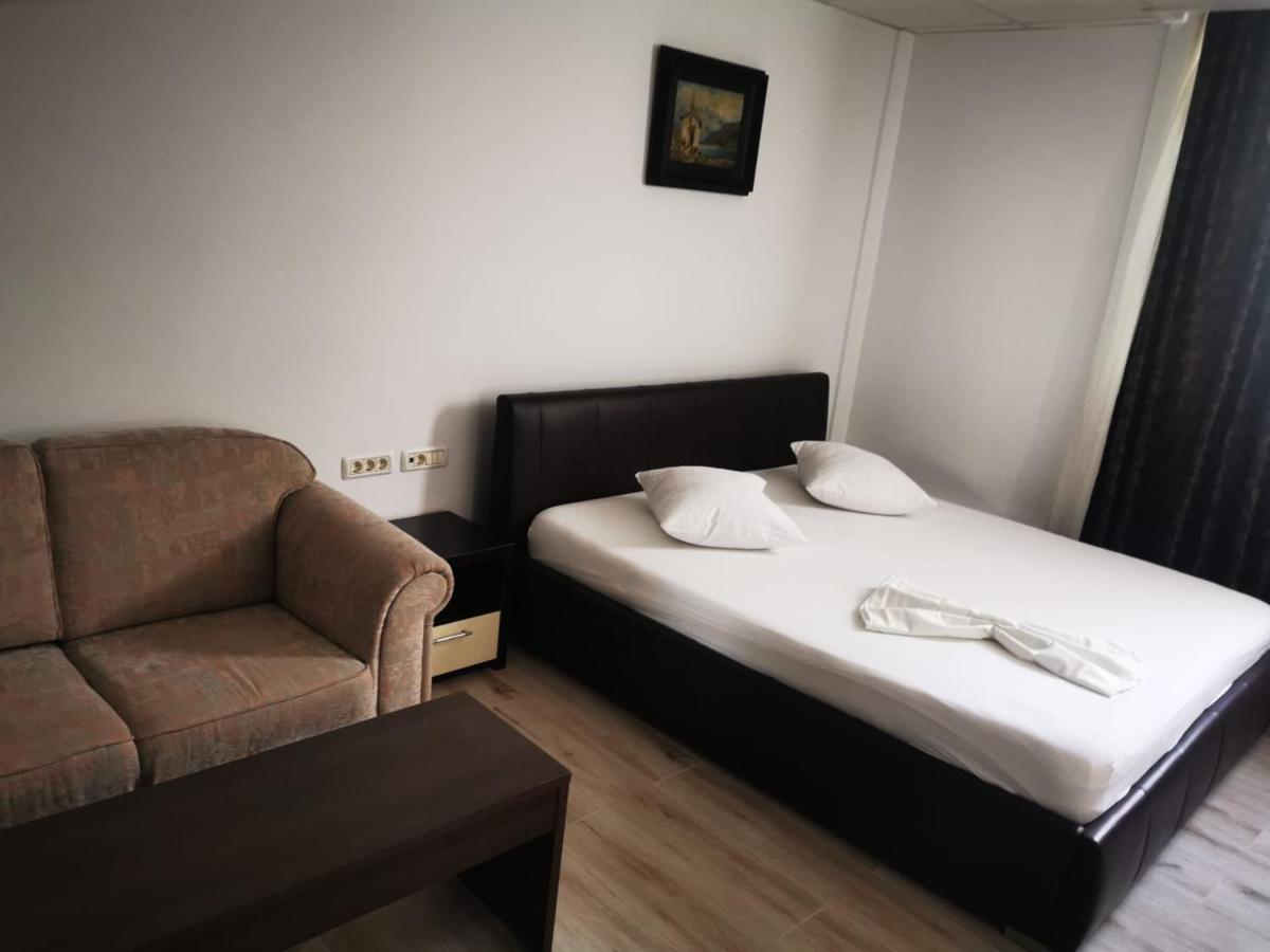 Hotel Viva Ploieşti Exteriér fotografie