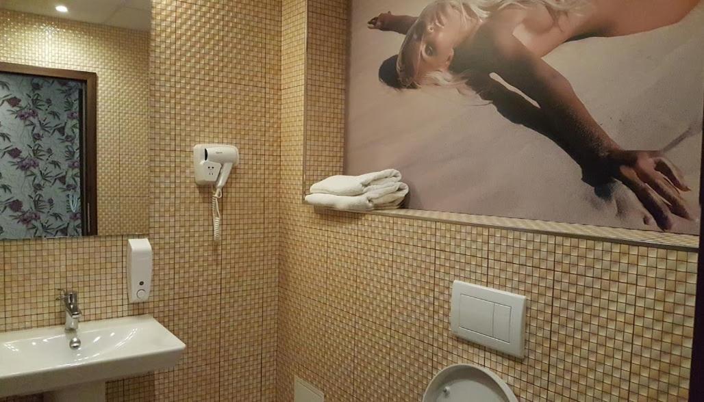Hotel Viva Ploieşti Exteriér fotografie