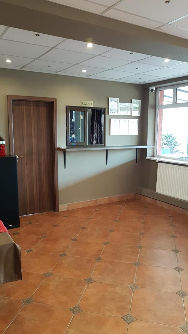 Hotel Viva Ploieşti Exteriér fotografie